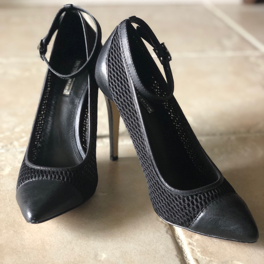 BCBGgeneration Cynthia Pumps